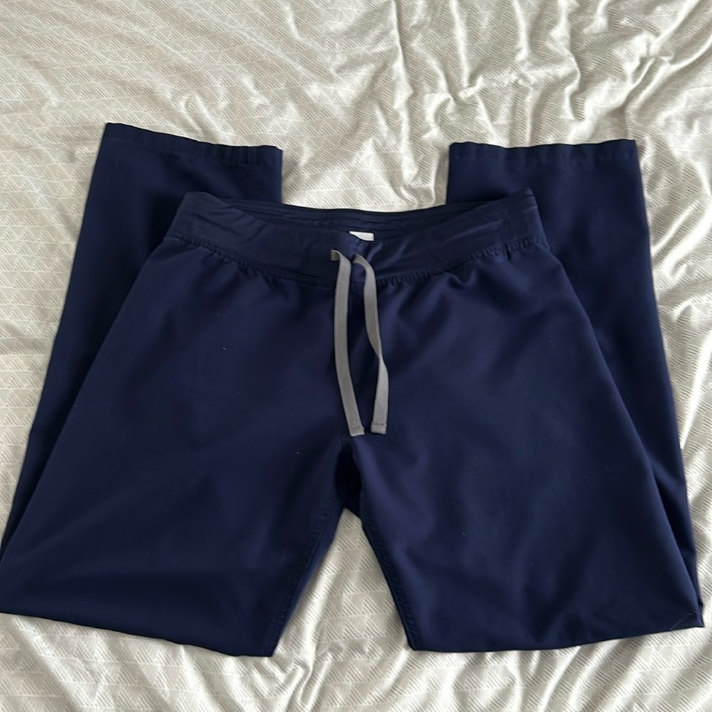 Figs Livingston Navy scrub pant size medium
